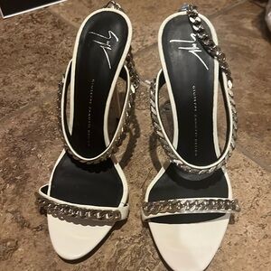 Giuseppe Zanotti heels, size 40, new without box